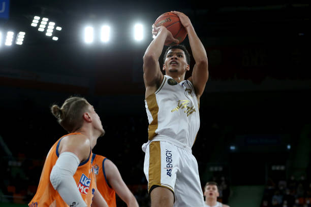 中保持竞争 中保持竞争